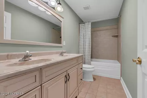 Bath - 57 Nautilus Dr W, Leonardo, NJ 07737 photo 2 of 6