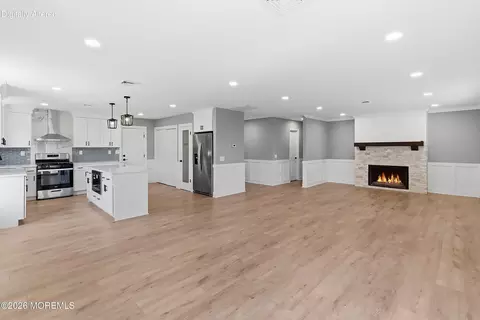 70 Innsbruck Dr, Toms River, NJ 08757