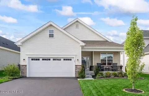 38 Keeneland Rd, New Egypt, NJ 08533