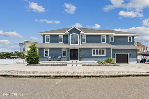 331 Venice Dr, Lavallette, NJ 08735