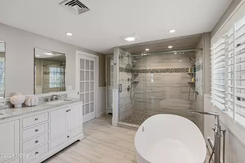 Bath - 8 Evergreen Dr, Rumson, NJ 07760 photo 5 of 8
