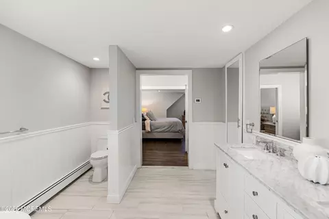 Bath - 8 Evergreen Dr, Rumson, NJ 07760 photo 7 of 8