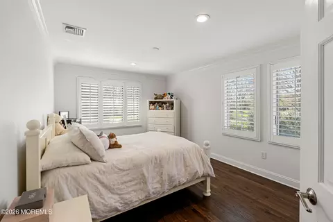 Bedroom - 8 Evergreen Dr, Rumson, NJ 07760 photo 6 of 7