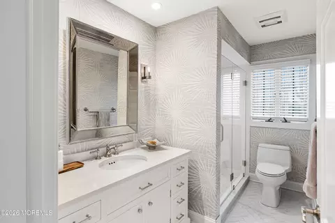 Bath - 8 Evergreen Dr, Rumson, NJ 07760 photo 2 of 8