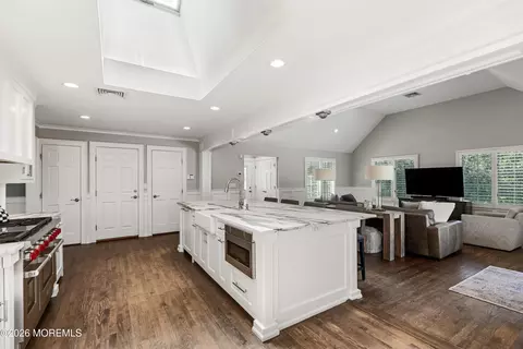 Kitchen - 8 Evergreen Dr, Rumson, NJ 07760 photo 2 of 5