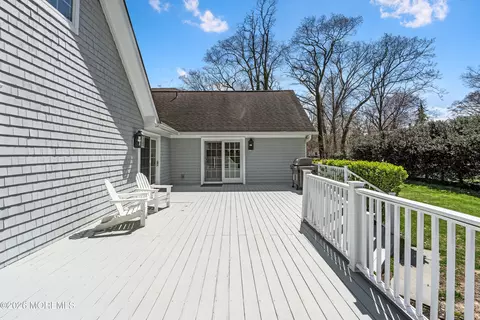 Exterior - 8 Evergreen Dr, Rumson, NJ 07760 photo 3 of 5