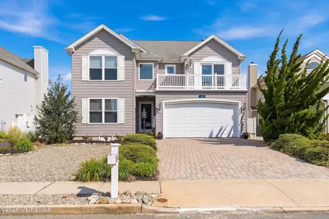 14 Toppinglift Dr, Bayville, NJ 08721