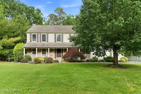 3 Arrowshead Cir, Jackson, NJ 08527