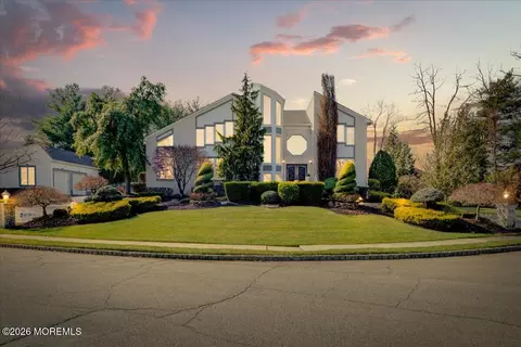 5 Cherry Point Ct, Morganville, NJ 07751