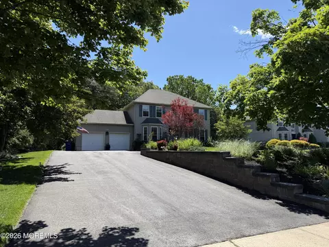 618 Winterberry Blvd, Jackson, NJ 08527
