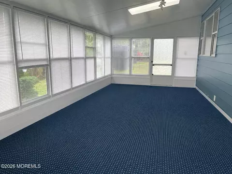 46 Woodstock Dr, Toms River, NJ 08753