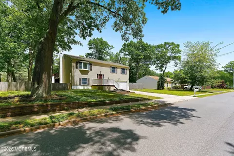 59 Park Ave, Bayville, NJ 08721