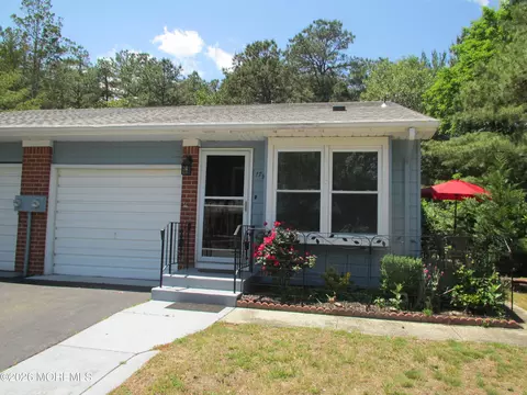 17 Molly Pitcher Blvd # B, Whiting, NJ 08759