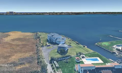 16 Broadmoor Dr, Rumson, NJ 07760