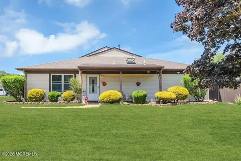 286 Greenwood Loop Rd, Brick, NJ 08724