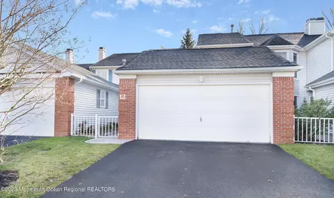 12 Mckinley Dr, Ocean, NJ 07712