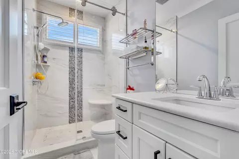 Bath - 958 Capstan Dr, Forked River, NJ 08731 photo 1 of 2