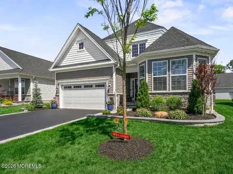 40 Emerald Rd, New Egypt, NJ 08533