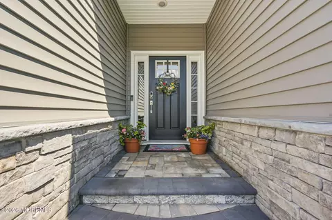 40 Emerald Rd, New Egypt, NJ 08533