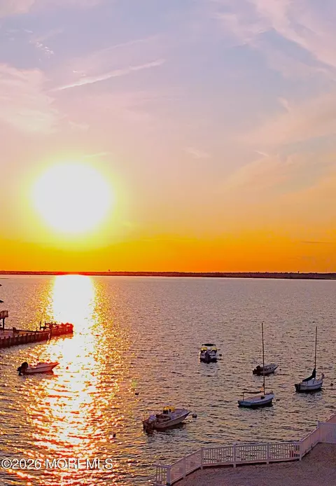 271 N 18th St, Surf City, NJ 08008