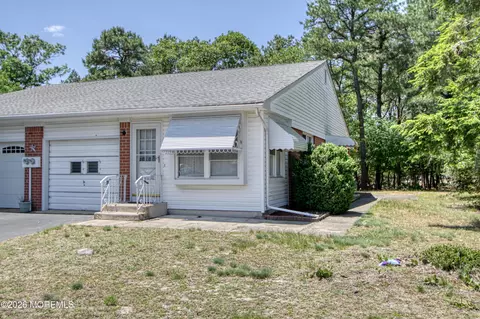 12 Potomac Ln #B, Whiting, NJ 08759