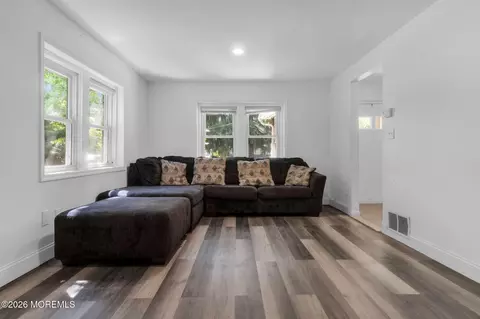 Entry Way - 303 Stephenson Ave, Middlesex, NJ 08846 photo 3 of 4