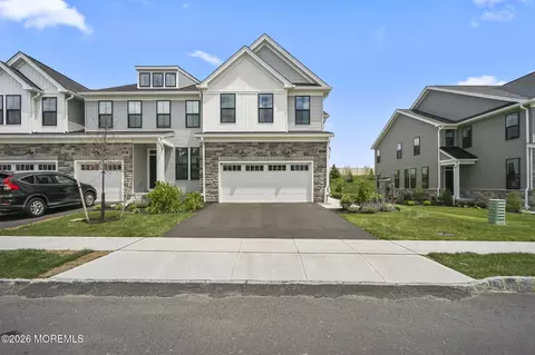 170 Mustang Dr, Manalapan, NJ 07726
