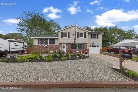 107 Boulder Lake Dr, Little Egg Harbor, NJ 08087