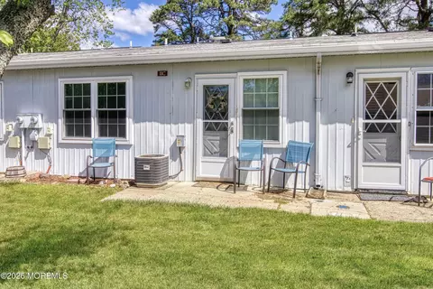 11 Cambridge Cir # C, Manchester, NJ 08759