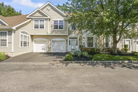 244 Shinnecock Dr, Manalapan, NJ 07726