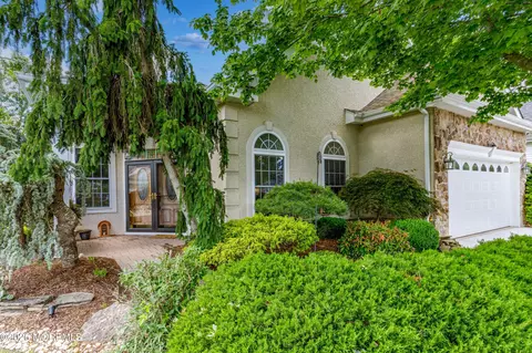 19 Saint Andrews Rd, Jackson, NJ 08527