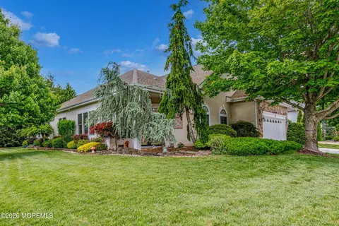 19 Saint Andrews Rd, Jackson, NJ 08527