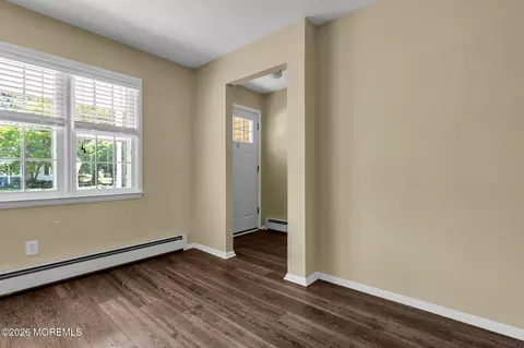 Entry Way - 31 Millbrook Ct, Toms River, NJ 08757 photo 1 of 2