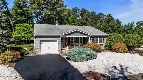 Exterior - 31 Millbrook Ct, Toms River, NJ 08757 photo 15 of 16