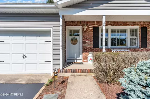 Exterior - 31 Millbrook Ct, Toms River, NJ 08757 photo 5 of 16