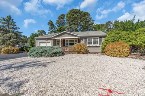 Exterior - 31 Millbrook Ct, Toms River, NJ 08757 photo 4 of 16
