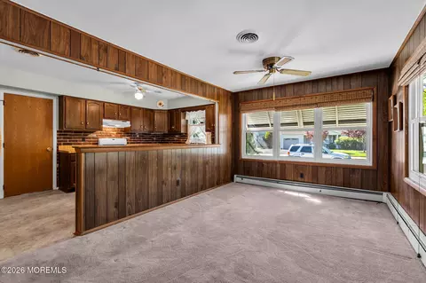 Living - 31 Millbrook Ct, Toms River, NJ 08757 photo 6 of 8