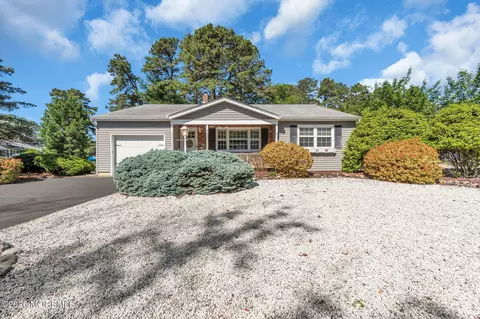 Exterior - 31 Millbrook Ct, Toms River, NJ 08757 photo 1 of 16