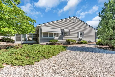 Exterior - 31 Millbrook Ct, Toms River, NJ 08757 photo 12 of 16
