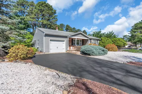 Exterior - 31 Millbrook Ct, Toms River, NJ 08757 photo 3 of 16