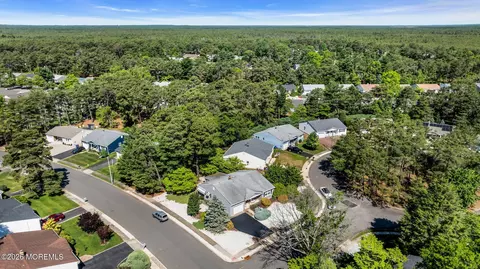 View/Area - 31 Millbrook Ct, Toms River, NJ 08757 photo 4 of 9