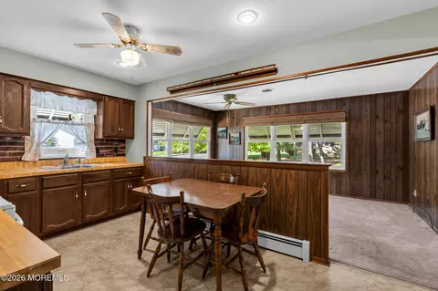 Dining - 31 Millbrook Ct, Toms River, NJ 08757 photo 4 of 6