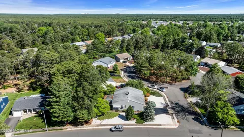 View/Area - 31 Millbrook Ct, Toms River, NJ 08757 photo 6 of 9