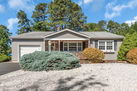 31 Millbrook Ct, Berkeley, NJ 08721