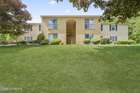 701 Zlotkin Cir #2, Freehold, NJ 07728
