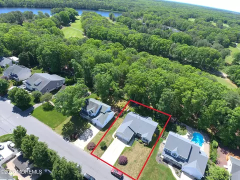 961 Buccaneer Ln, Manahawkin, NJ 08050