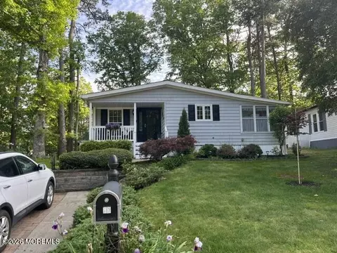 39 Hibiscus Pl #A, Jackson, NJ 08527