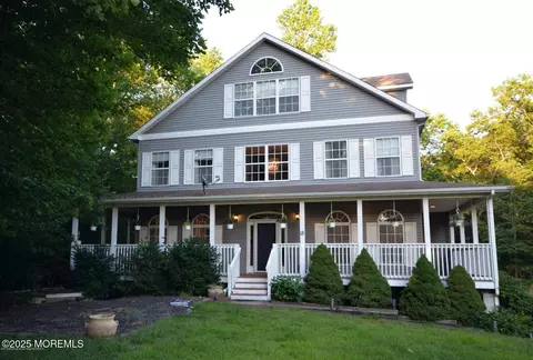 18 Nancy Ct, Jackson, NJ 08527