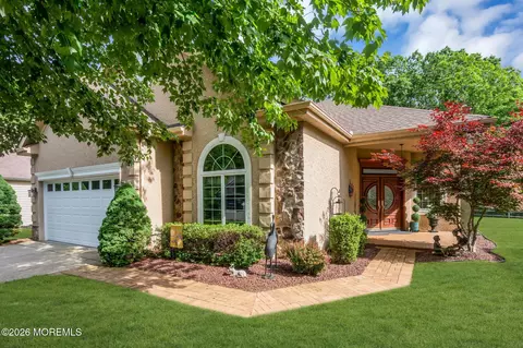 6 Sunningdale Ct, Jackson, NJ 08527