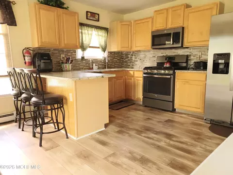 77 Puerto Vallarta St, Toms River, NJ 08757